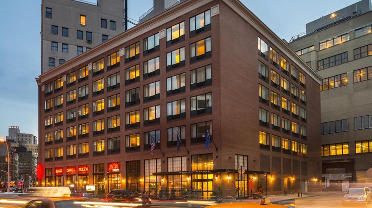 Hilton Garden Inn Tribeca Exterior