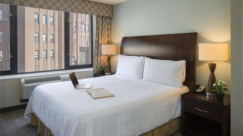 <b>Hilton Garden Inn Tribeca Room</b>. Images powered by <a href="https://iceportal.shijigroup.com/" title="IcePortal" target="_blank">IcePortal</a>.