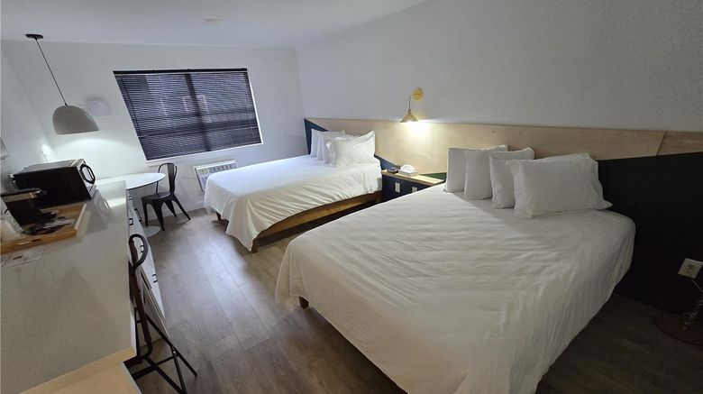 <b>King Oscar Motel Room</b>. Images powered by <a href="https://iceportal.shijigroup.com/" title="IcePortal" target="_blank">IcePortal</a>.