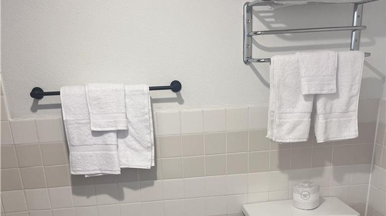 <b>King Oscar Motel Room</b>. Images powered by <a href="https://iceportal.shijigroup.com/" title="IcePortal" target="_blank">IcePortal</a>.