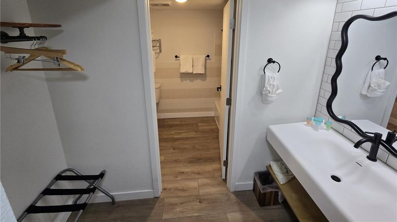 <b>King Oscar Motel Other</b>. Images powered by <a href="https://iceportal.shijigroup.com/" title="IcePortal" target="_blank">IcePortal</a>.