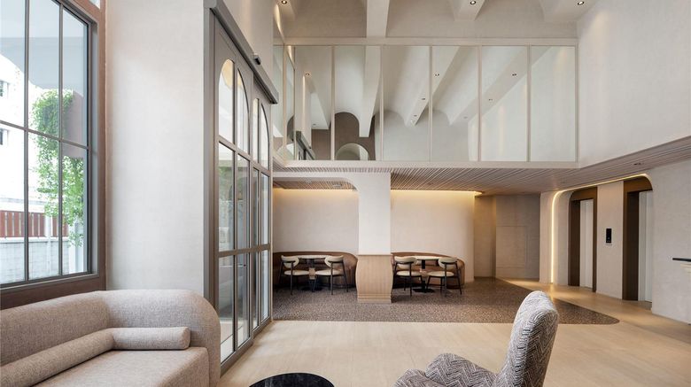 <b>Ballys Studio Suites Sukhumvit Lobby</b>. Images powered by <a href="https://iceportal.shijigroup.com/" title="IcePortal" target="_blank">IcePortal</a>.
