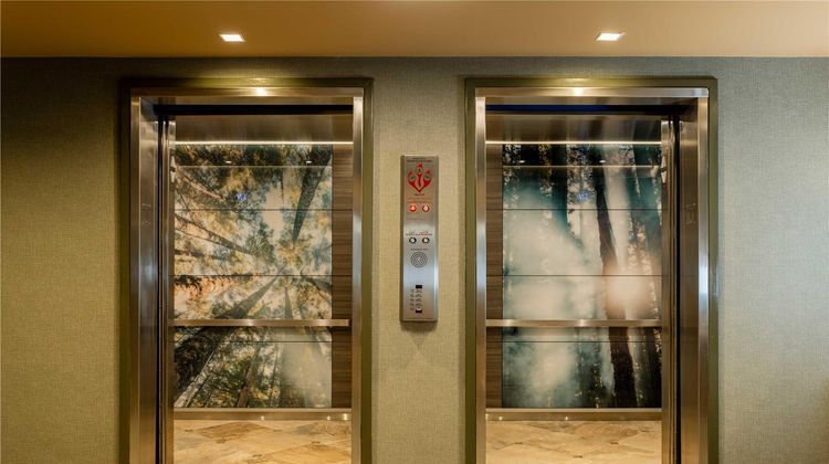 Hyatt House Portland Airport Lobby