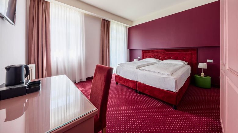 <b>Hotel Auronzo Room</b>. Images powered by <a href="https://iceportal.shijigroup.com/" title="IcePortal" target="_blank">IcePortal</a>.