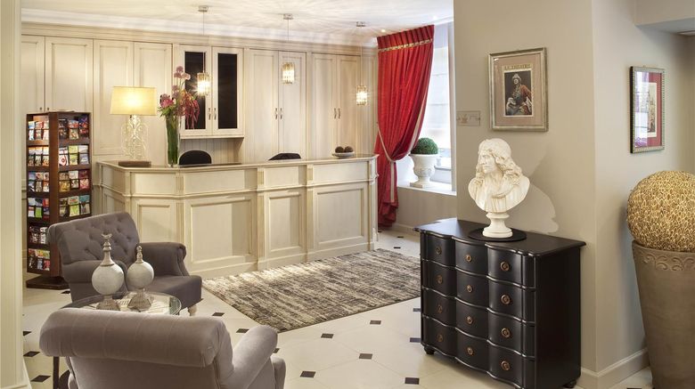 <b>Hotel des Comedies Lobby</b>. Images powered by <a href="https://iceportal.shijigroup.com/" title="IcePortal" target="_blank">IcePortal</a>.