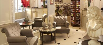 Hotel des Comedies Lobby