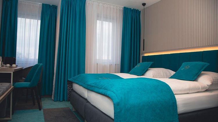 Friends Hotel Room