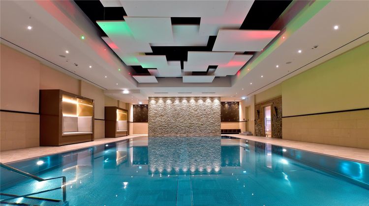 Radisson Blu Hotel Bonn Pool