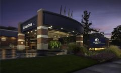 DoubleTree by Hilton Akron Fairlawn