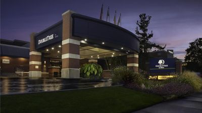 DoubleTree by Hilton Akron Fairlawn