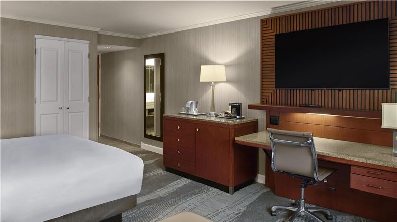 <b>DoubleTree by Hilton Akron Fairlawn Room</b>. Images powered by <a href="https://iceportal.shijigroup.com/" title="IcePortal" target="_blank">IcePortal</a>.