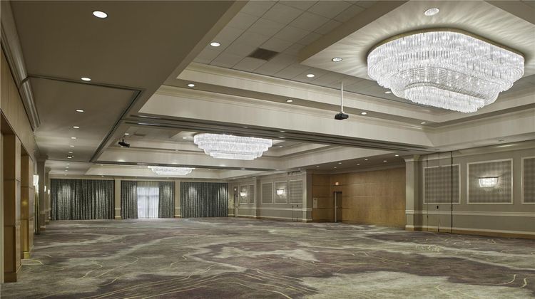 DoubleTree by Hilton Akron Fairlawn Meeting
