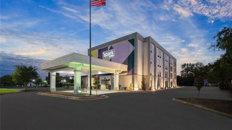 Spark by Hilton Decatur Exterior