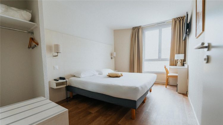 D'Orsay Hotel Room