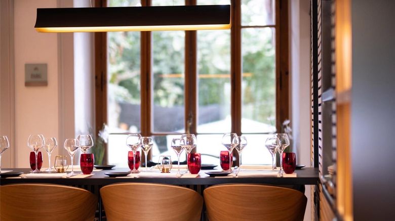 <b>Hostellerie Le Petit Manoir Restaurant</b>. Images powered by <a href="https://iceportal.shijigroup.com/" title="IcePortal" target="_blank">IcePortal</a>.