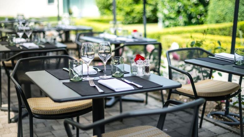 <b>Hostellerie Le Petit Manoir Restaurant</b>. Images powered by <a href="https://iceportal.shijigroup.com/" title="IcePortal" target="_blank">IcePortal</a>.