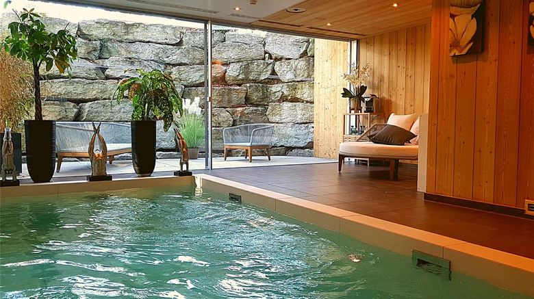 <b>Hostellerie Le Petit Manoir Health</b>. Images powered by <a href="https://iceportal.shijigroup.com/" title="IcePortal" target="_blank">IcePortal</a>.
