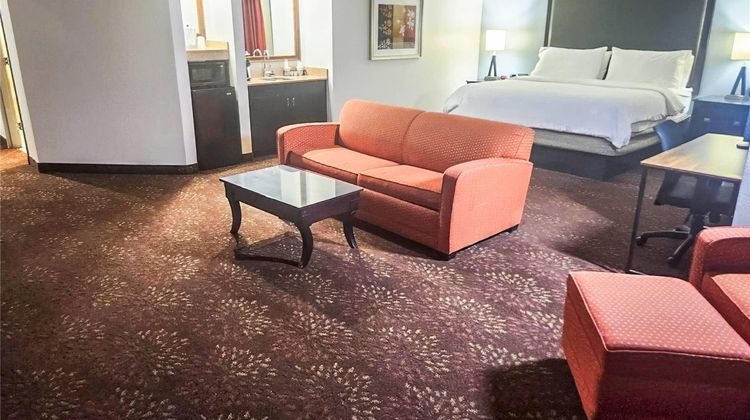Country Inn & Suites Tyler Univ Area Suite