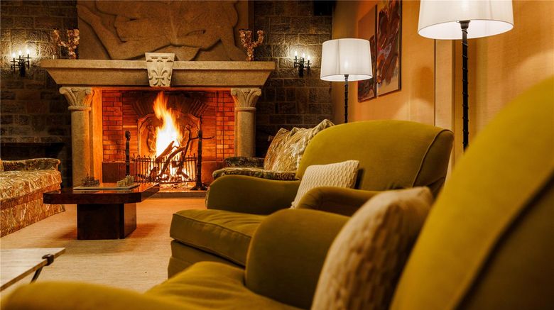 <b>Le Provencal Hotel Restaurant</b>. Images powered by <a href="https://iceportal.shijigroup.com/" title="IcePortal" target="_blank">IcePortal</a>.