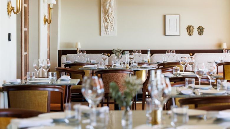 <b>Le Provencal Hotel Restaurant</b>. Images powered by <a href="https://iceportal.shijigroup.com/" title="IcePortal" target="_blank">IcePortal</a>.