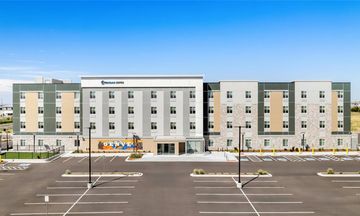 Everhome Suites Denver Airport