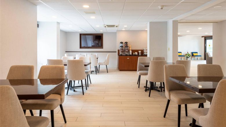 <b>Comfort Inn Dedham Boston MetroWest Restaurant</b>. Images powered by <a href="https://iceportal.shijigroup.com/" title="IcePortal" target="_blank">IcePortal</a>.