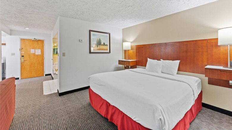 <b>The Cairn Hotel Suite</b>. Images powered by <a href="https://iceportal.shijigroup.com/" title="IcePortal" target="_blank">IcePortal</a>.