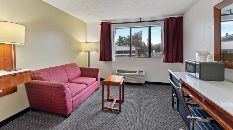 The Cairn Hotel Room