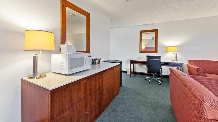 The Cairn Hotel Suite