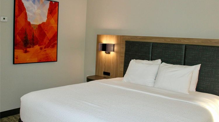 The Cairn Hotel Suite