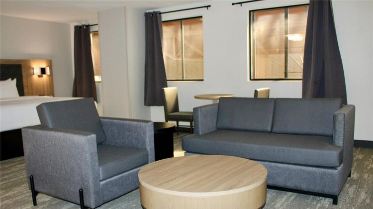 The Cairn Hotel Suite