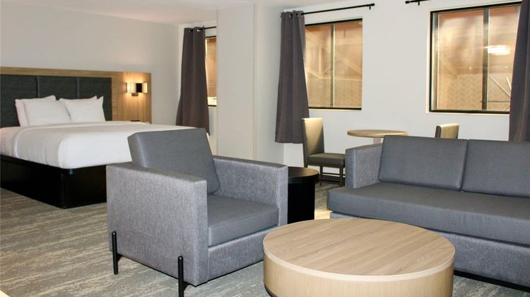 The Cairn Hotel Suite