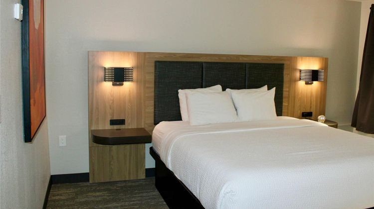 The Cairn Hotel Suite