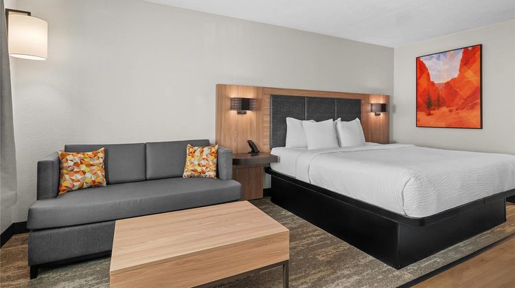 The Cairn Hotel Room
