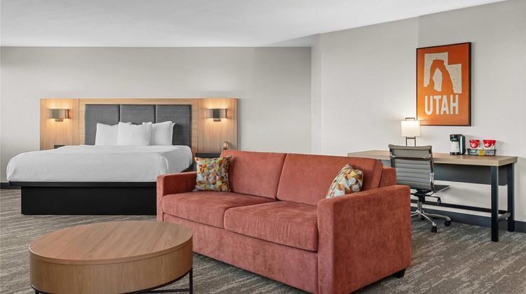The Cairn Hotel Suite