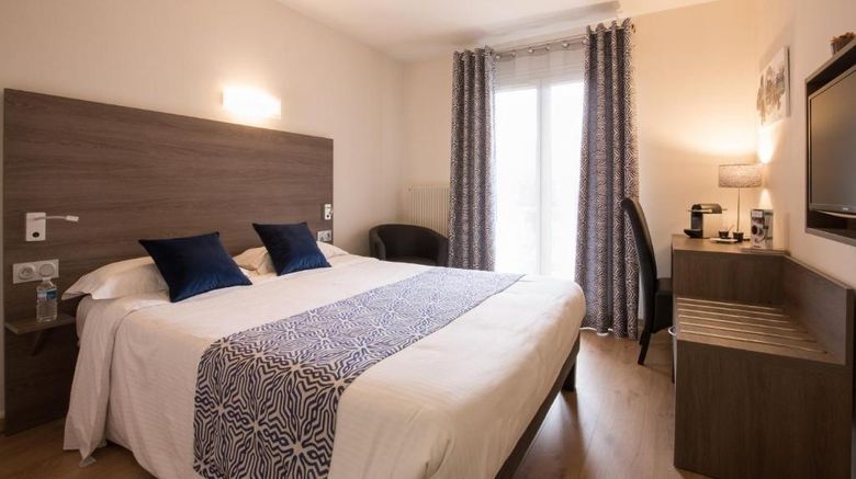<b>Hotel Le Petit Casset Room</b>. Images powered by <a href="https://iceportal.shijigroup.com/" title="IcePortal" target="_blank">IcePortal</a>.