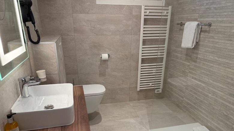 <b>Hotel Le Petit Casset Room</b>. Images powered by <a href="https://iceportal.shijigroup.com/" title="IcePortal" target="_blank">IcePortal</a>.