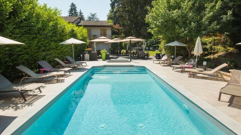 <b>Hotel Le Petit Casset Pool</b>. Images powered by <a href="https://iceportal.shijigroup.com/" title="IcePortal" target="_blank">IcePortal</a>.