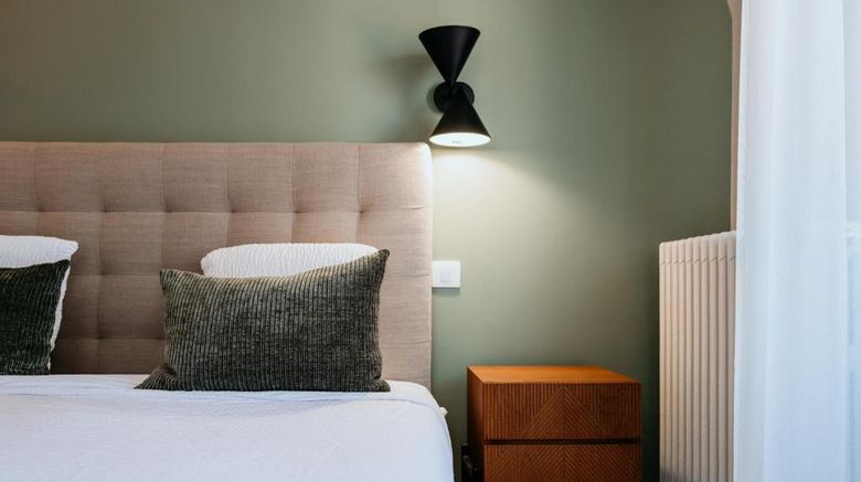 <b>Hostellerie Saint Louis Room</b>. Images powered by <a href="https://iceportal.shijigroup.com/" title="IcePortal" target="_blank">IcePortal</a>.