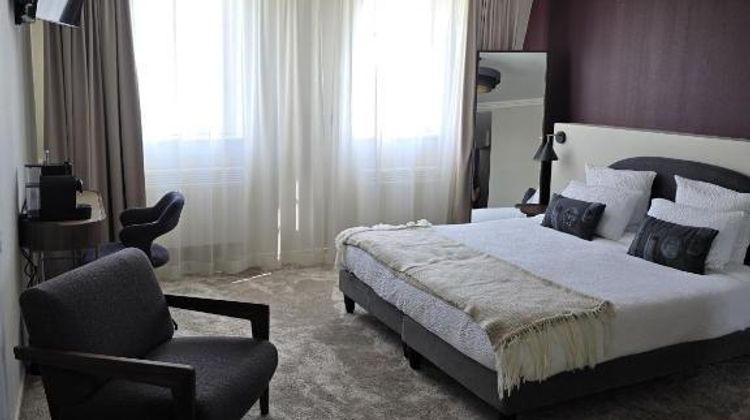Hostellerie Saint Louis Room