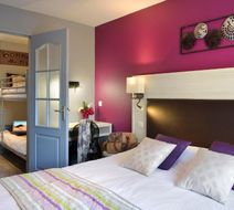 L' Escapade Logis Hotel Room