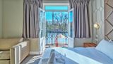 The Thames Hotel Room