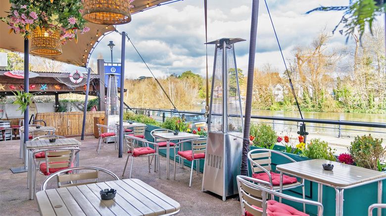 <b>The Thames Hotel Restaurant</b>. Images powered by <a href="https://iceportal.shijigroup.com/" title="IcePortal" target="_blank">IcePortal</a>.