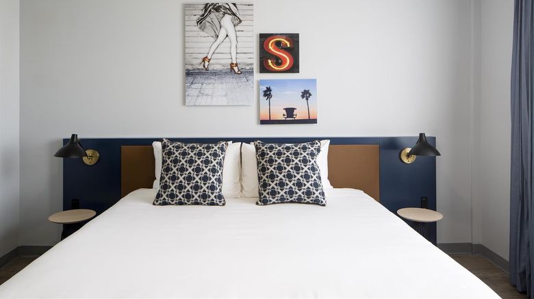 <b>Generator Miami Room</b>. Images powered by <a href="https://iceportal.shijigroup.com/" title="IcePortal" target="_blank">IcePortal</a>.