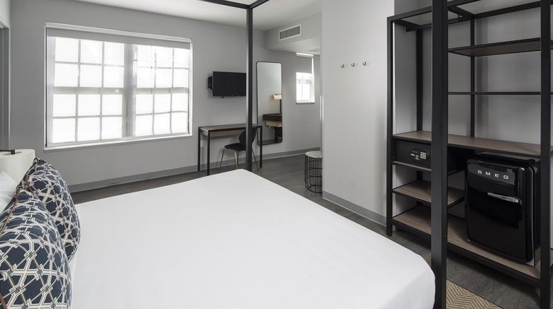 <b>Generator Miami Room</b>. Images powered by <a href="https://iceportal.shijigroup.com/" title="IcePortal" target="_blank">IcePortal</a>.