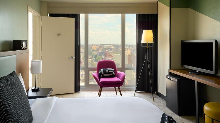 Generator Washington, DC Room