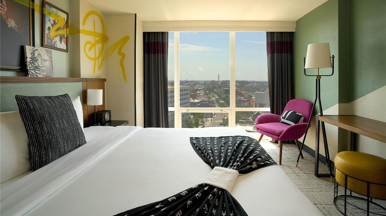 <b>Generator Washington, DC Room</b>. Images powered by <a href="https://iceportal.shijigroup.com/" title="IcePortal" target="_blank">IcePortal</a>.