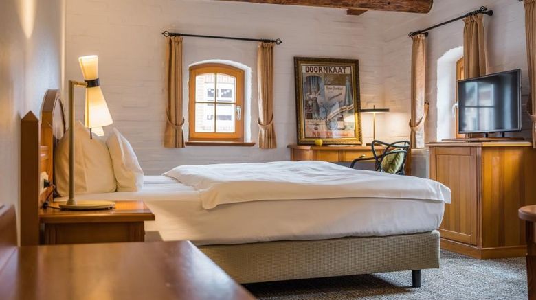 <b>Romantik Hotel Reichshof Room</b>. Images powered by <a href="https://iceportal.shijigroup.com/" title="IcePortal" target="_blank">IcePortal</a>.