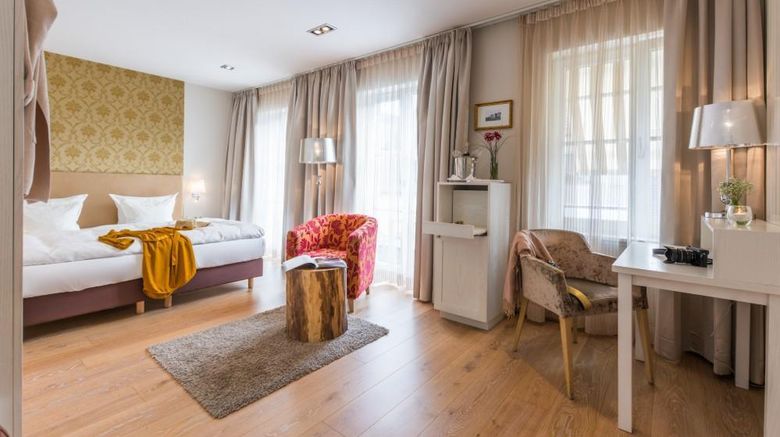 <b>Romantik Hotel Reichshof Room</b>. Images powered by <a href="https://iceportal.shijigroup.com/" title="IcePortal" target="_blank">IcePortal</a>.