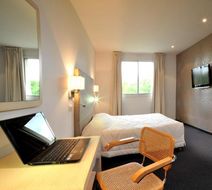 Hotel Balladins Villefranche de Rouergue Room